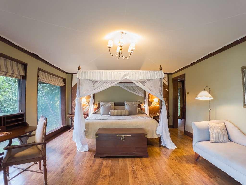 Luxury tent Serena Camp Elmenteita