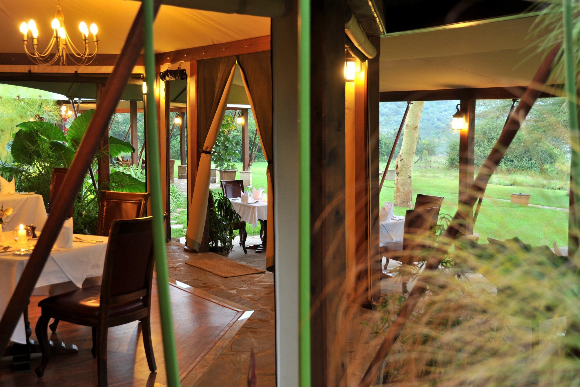 Serena Camp Luxury tent 5*