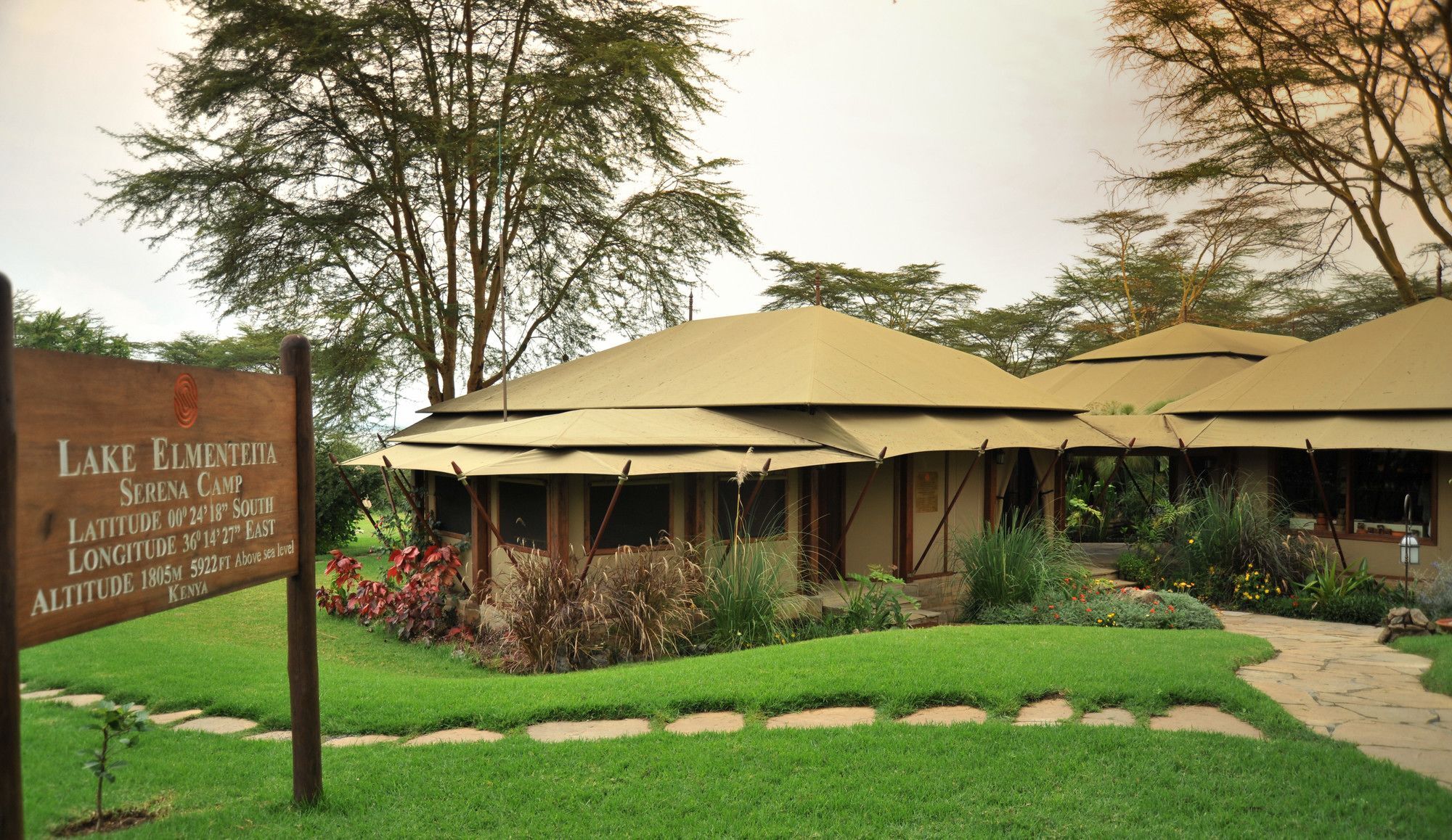 Serena Camp Luxury tent 5*